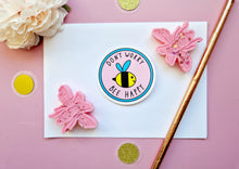 Load image into Gallery viewer, Bee&#39;s

