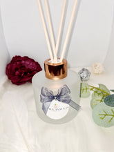 Load image into Gallery viewer, Reed Diffuser Little Insults Candle Co
