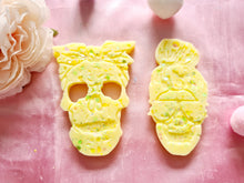 Load image into Gallery viewer, Skull Heads Little Insults Candle Co
